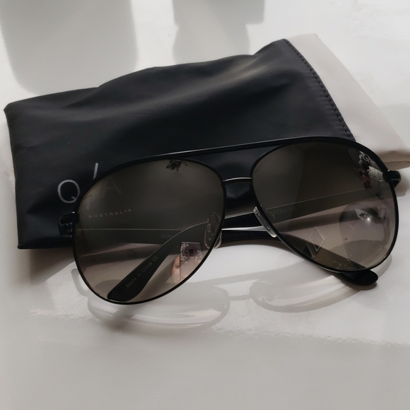 Quay Australia Macaw Silver Sunglasses - Picture 2 of 4